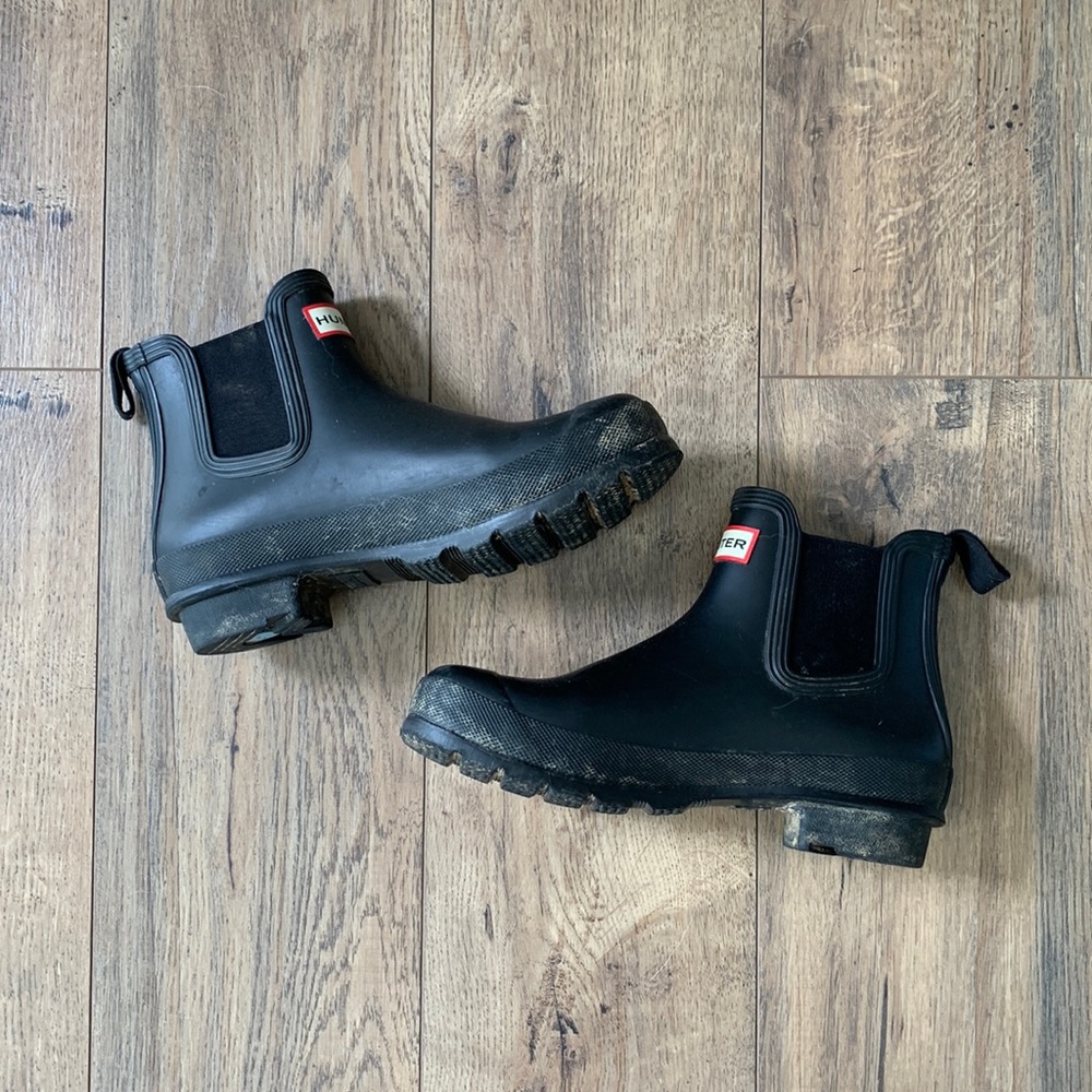 Hunter Size 7 Chelsea Ankle Booties
